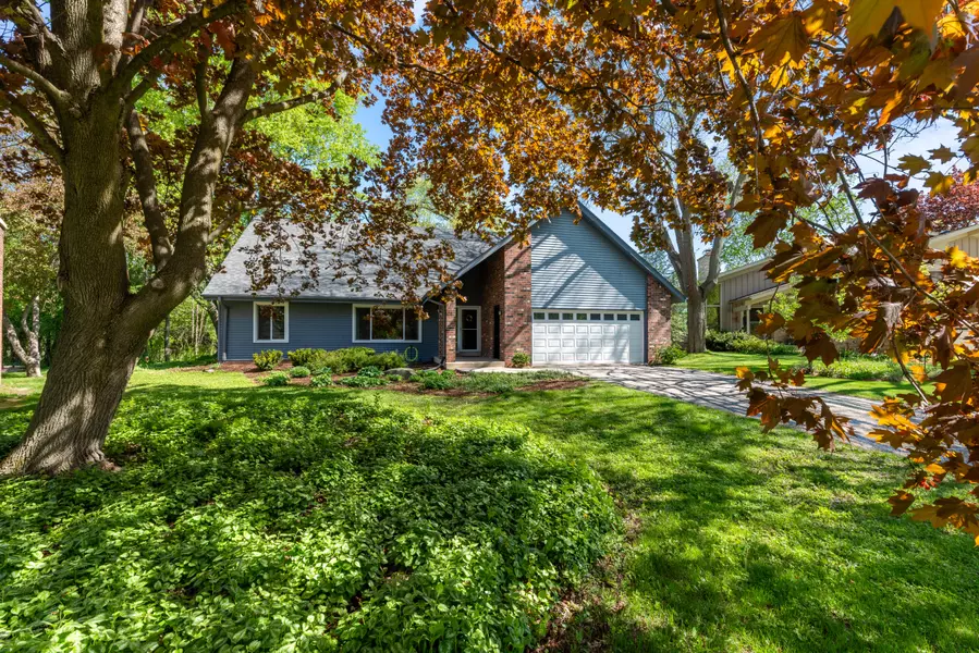 10331 N Flanders Ct, Mequon, WI 53092