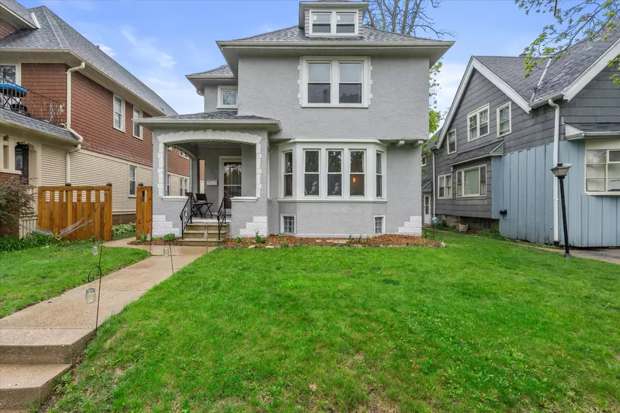 2207 N 51st St, Milwaukee, WI 53208