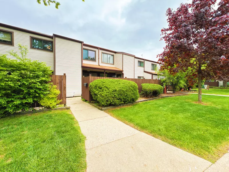 8309 N 107th St Unit J, Milwaukee, WI 53224