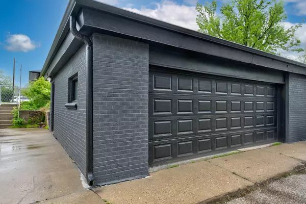 Milwaukee, WI 53222,4326 N 100th St