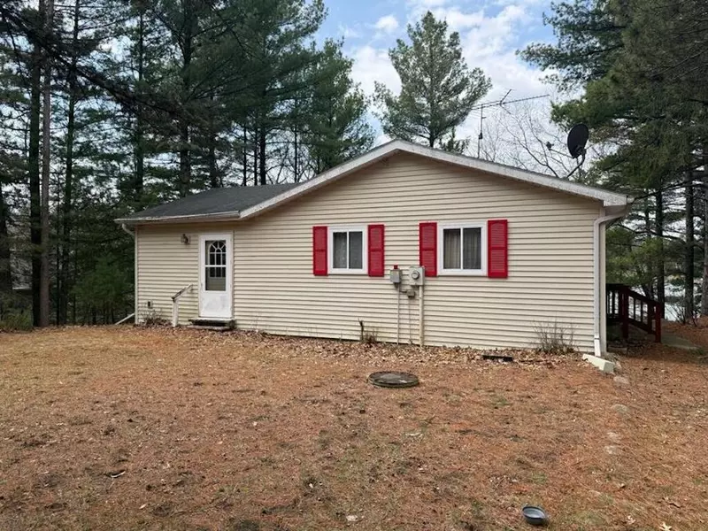 N1761 21st Ave, Marion, WI 54982