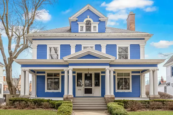 2724 N Shepard Ave, Milwaukee, WI 53211