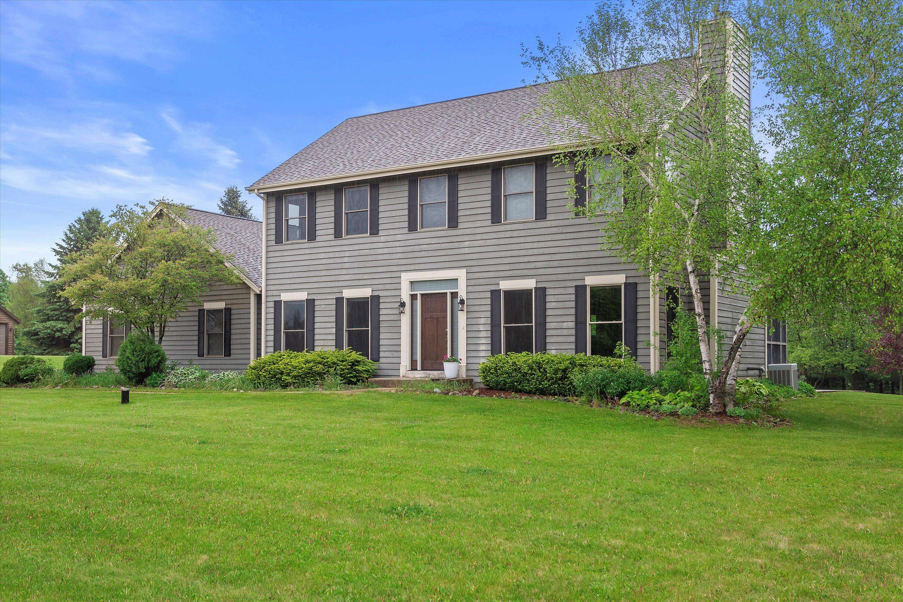 3626 E Cliffe Dr,  Richfield,  WI 53076