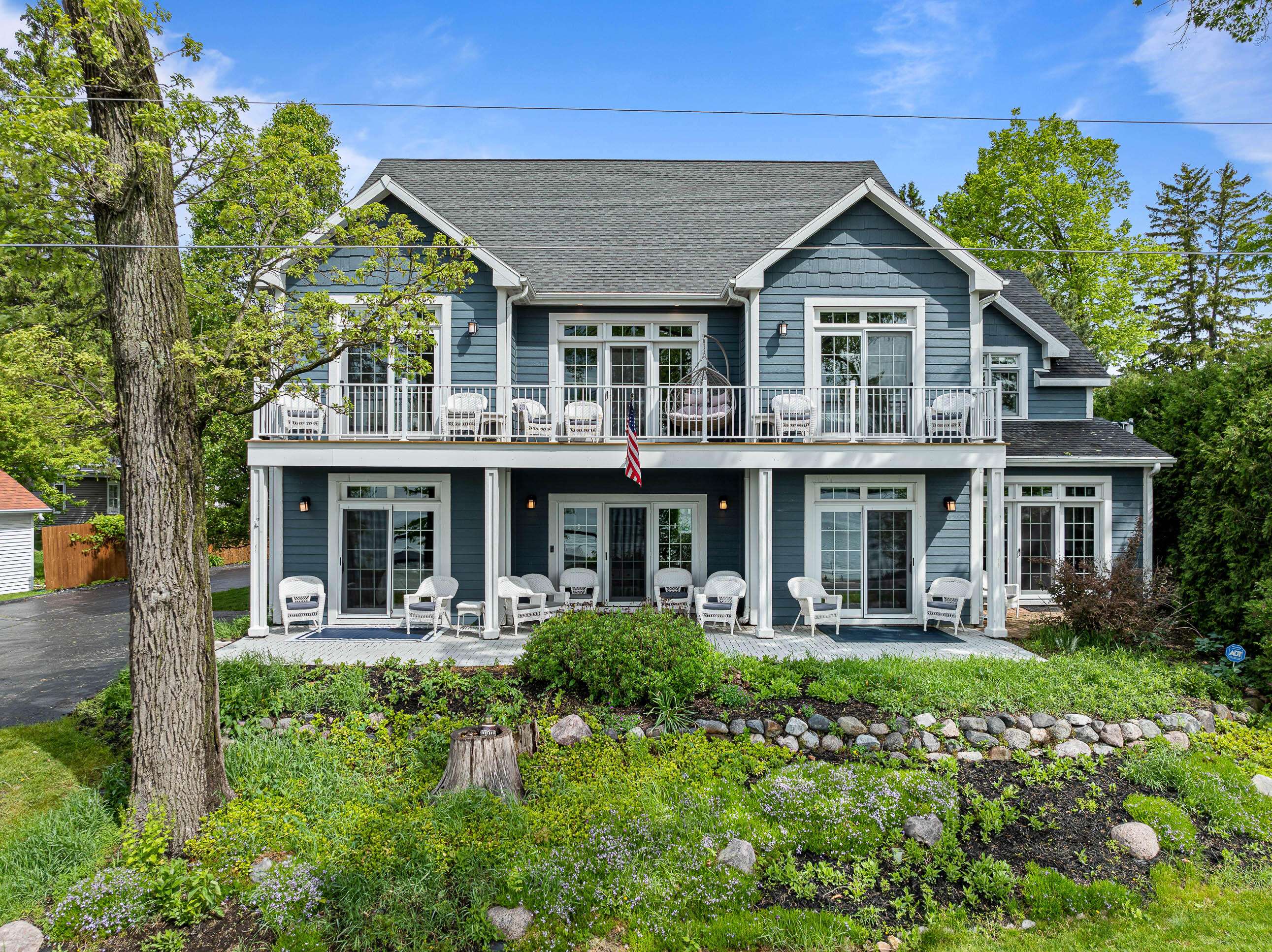 W3920 Lake Shore Dr, Geneva, WI 53147
