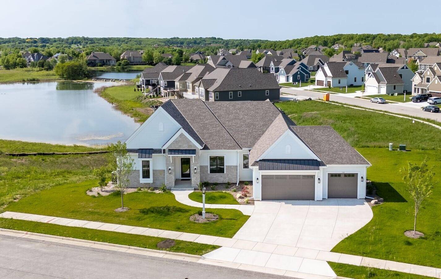 1600 Sauk Trl, Waukesha, WI 53189