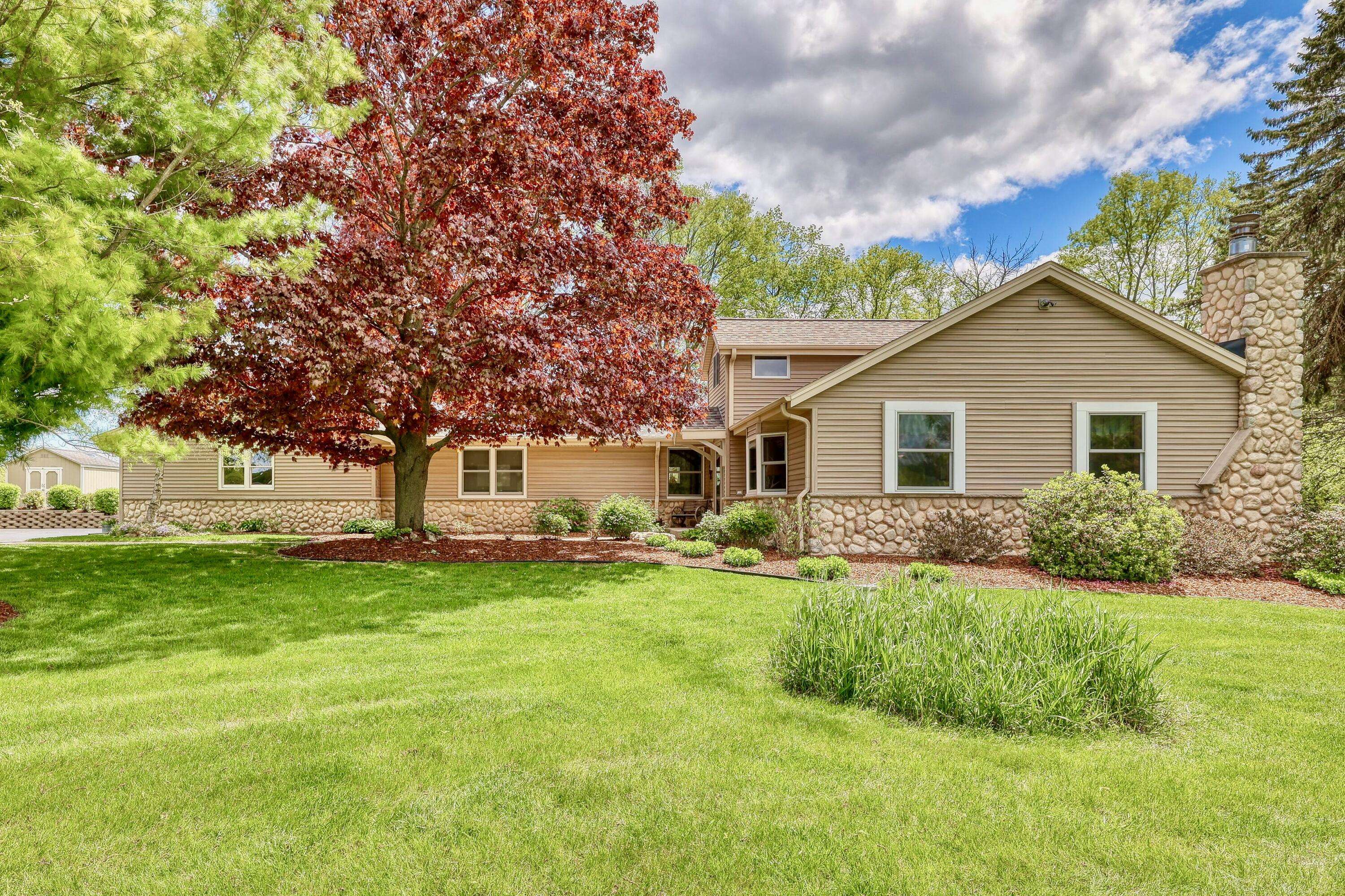 1559 River Bend Rd, Grafton, WI 53024