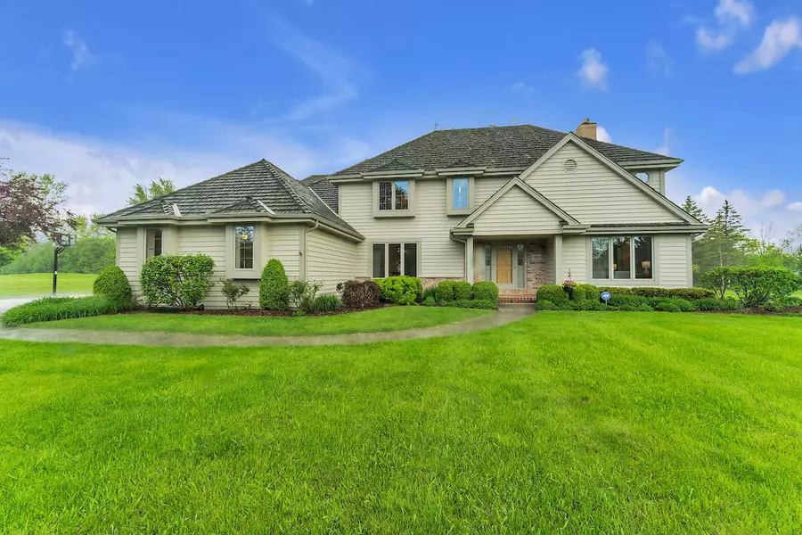 11411 N Carriage Ct, Mequon, WI 53092