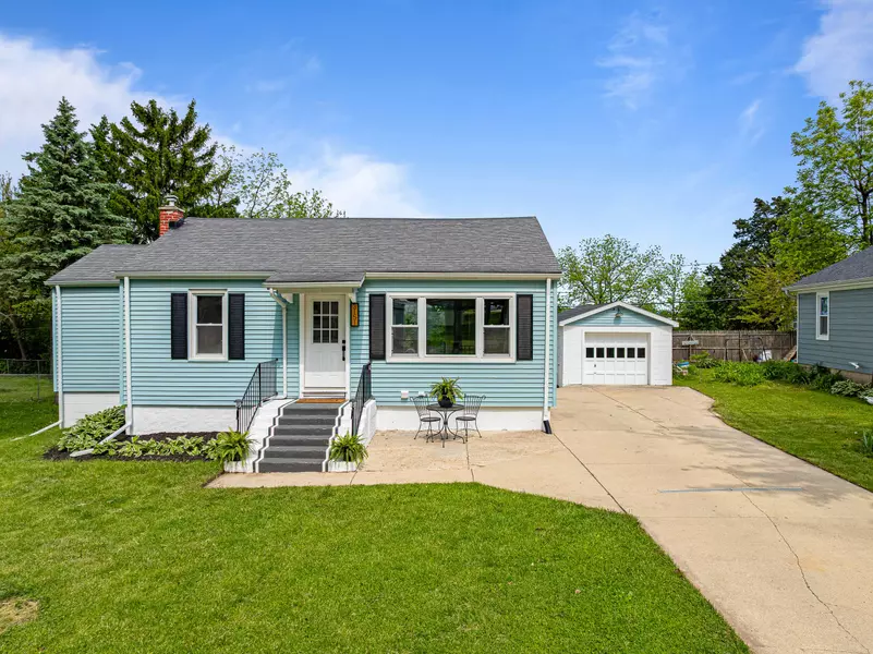 3151 E Barry Dr, Lyons, WI 53147