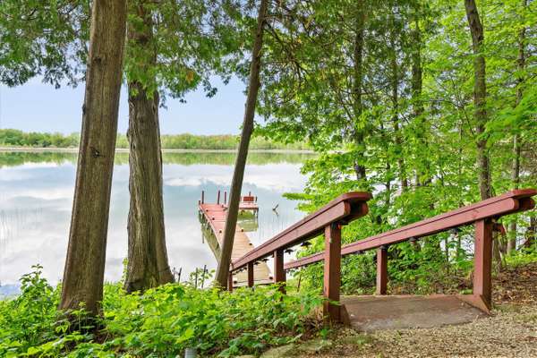 306 Lakeside Dr, Farmington, WI 53021