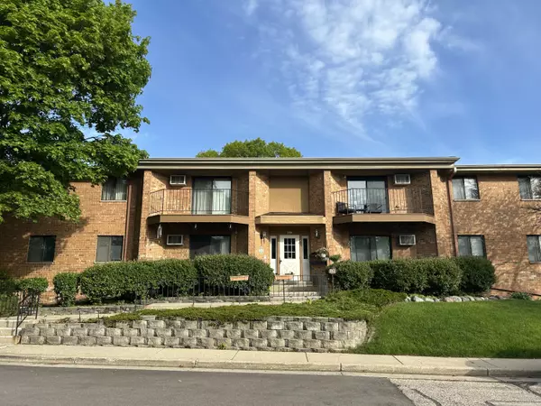 4417 S Greenridge Cir Unit F, Greenfield, WI 53220