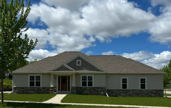 715 Willow Ln, Hartford, WI 53027