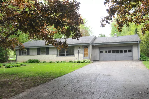 N58W15673 Kendel Pl, Menomonee Falls, WI 53051