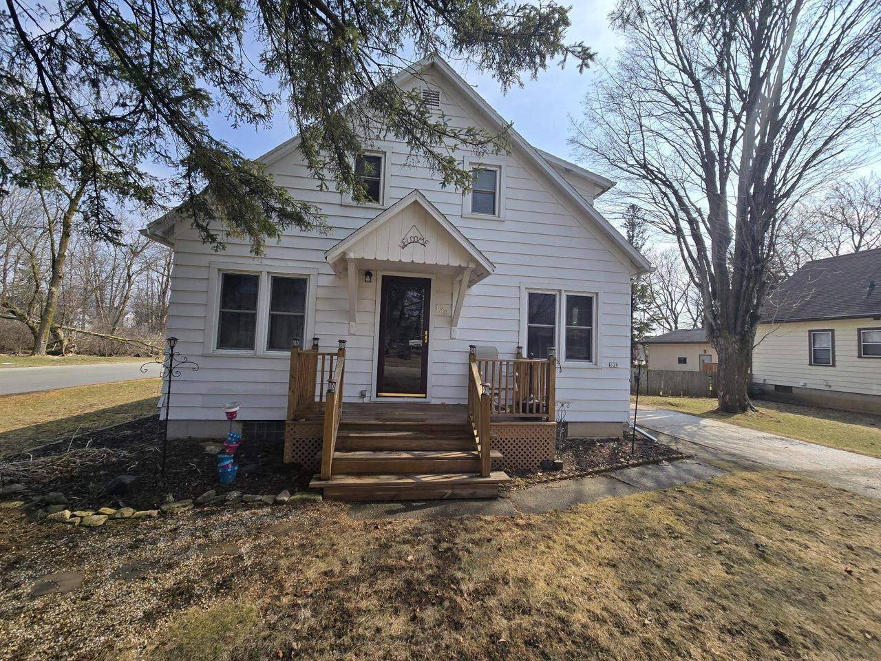628 9th St, Kiel, WI 53042
