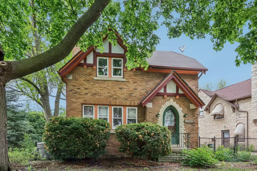 4320 W Martin Dr, Milwaukee, WI 53208