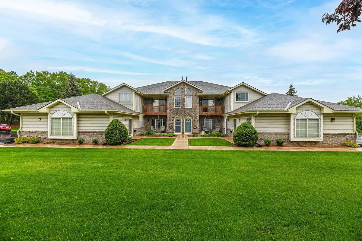 New Berlin, WI 53146,17650 W Lincoln Ave