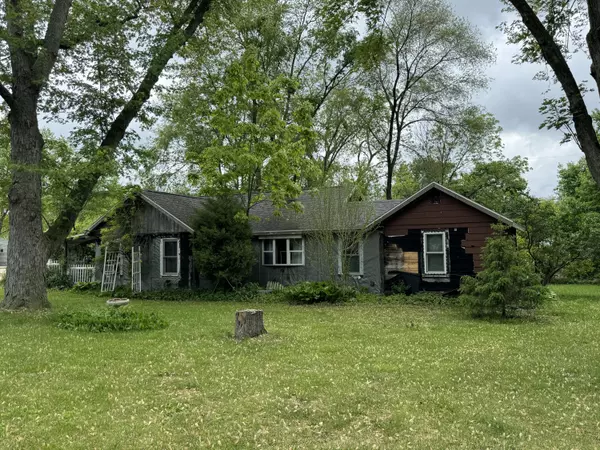 8444 Fish Hatchery Rd, Burlington, WI 53105