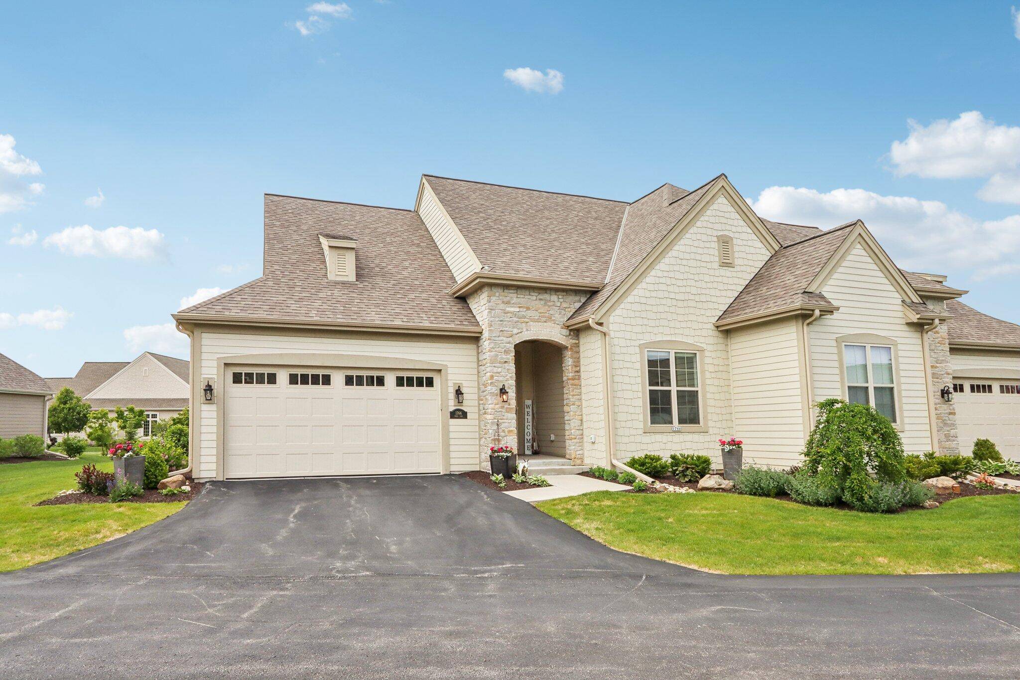 1766 Derby Ln, Oconomowoc, WI 53066