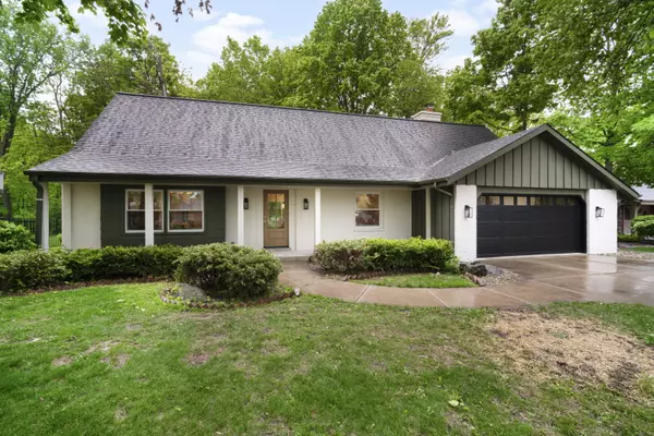 14855 W Maple Ridge Rd, New Berlin, WI 53151