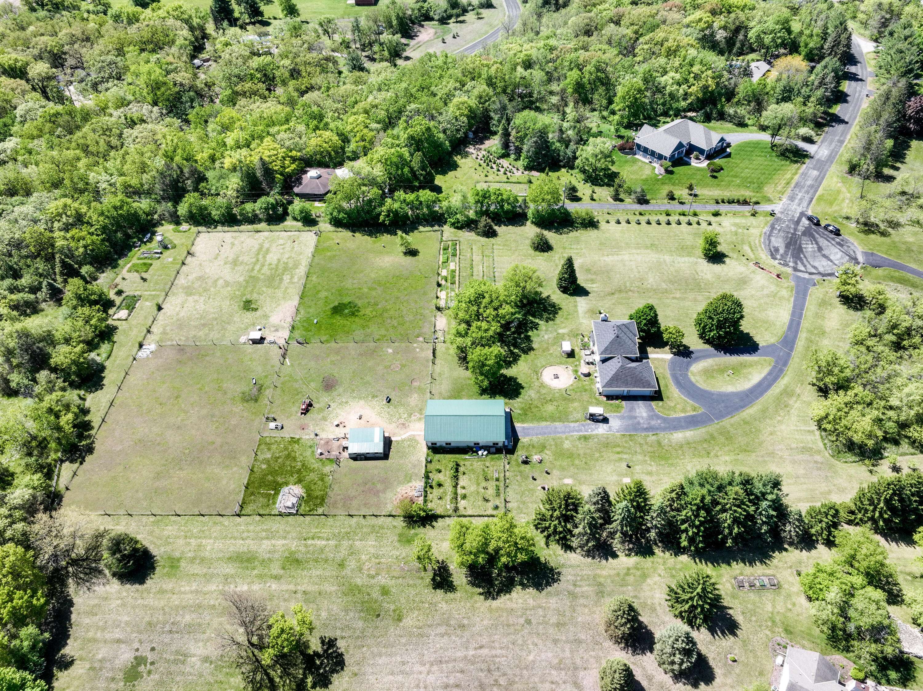 W339S5350 Prairie View Dr, Genesee, WI 53153