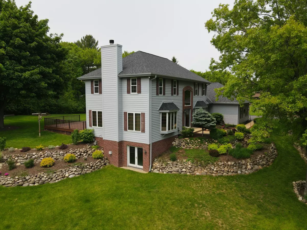 Delafield, WI 53018,936 Broken Bow Ct