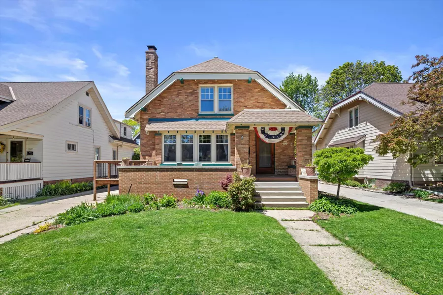 1829 N 52nd St, Milwaukee, WI 53208