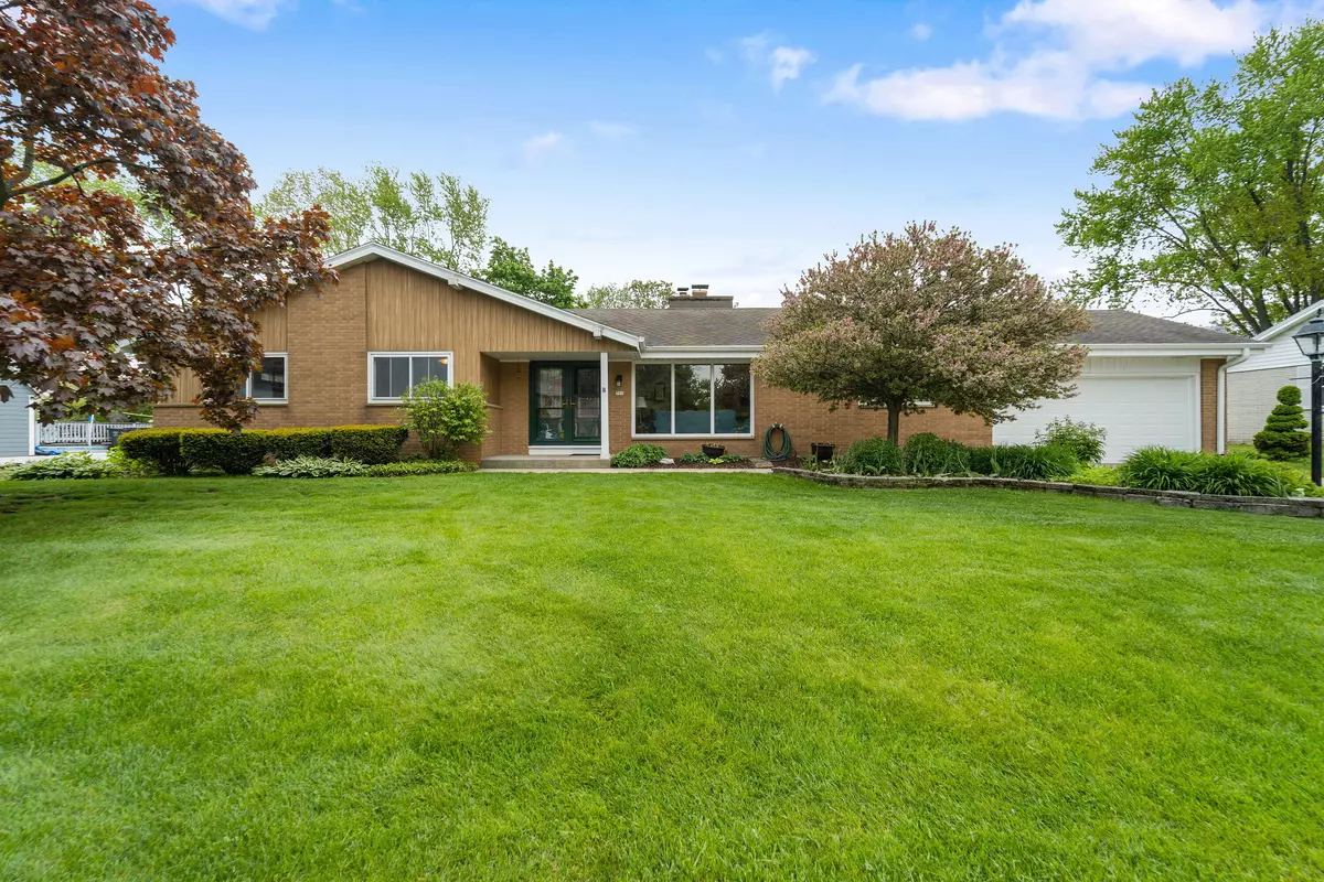 Glendale, WI 53217,701 W Fairfield Ct