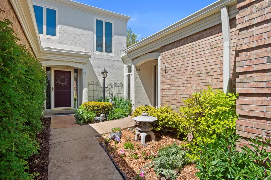 700 Waters Edge Rd Unit 22, Caledonia, WI 53402