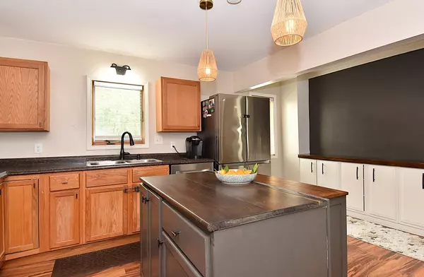 West Allis, WI 53214,814 S 114th St