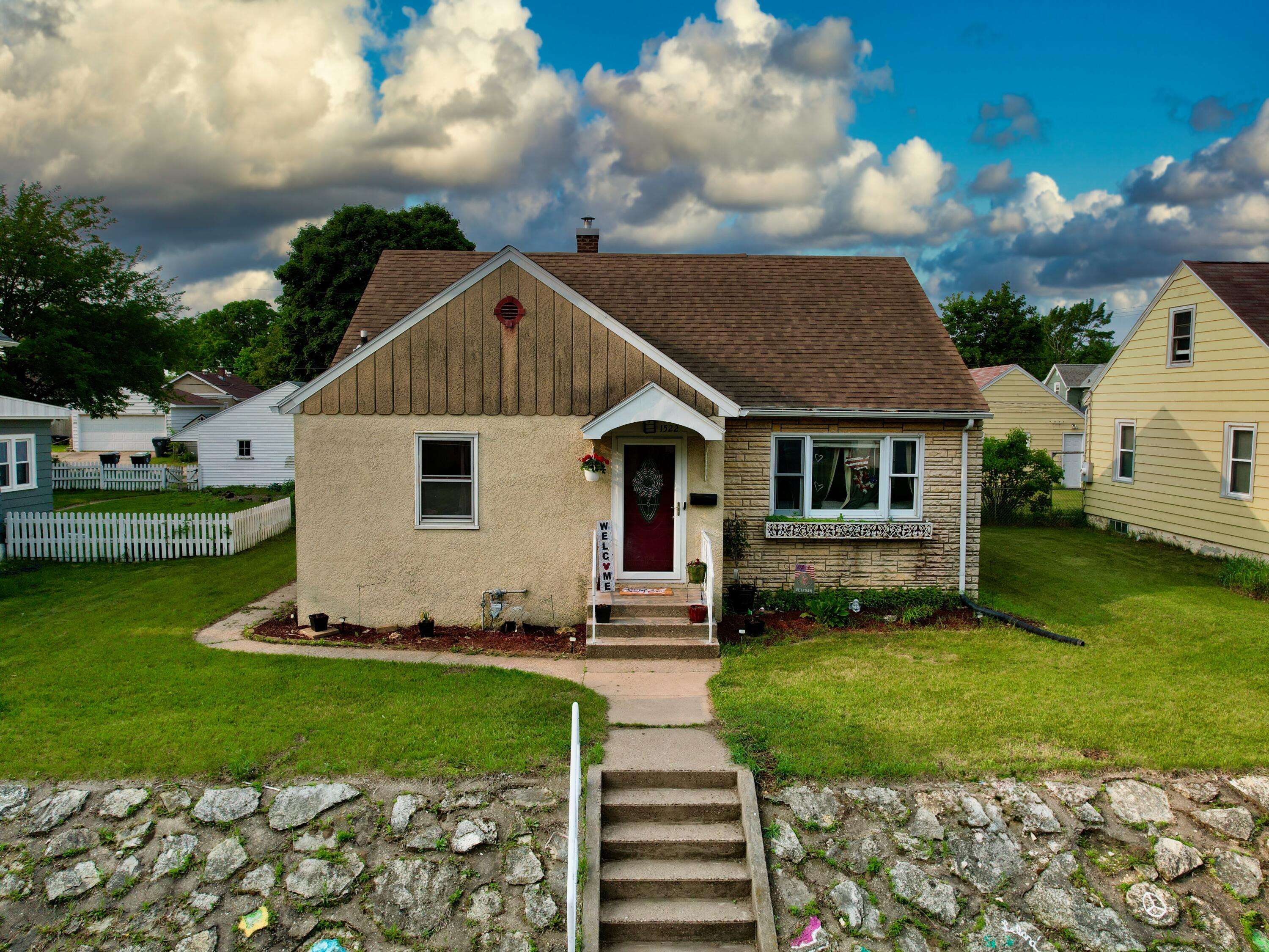 1522 Barlow St, La Crosse, WI 54601