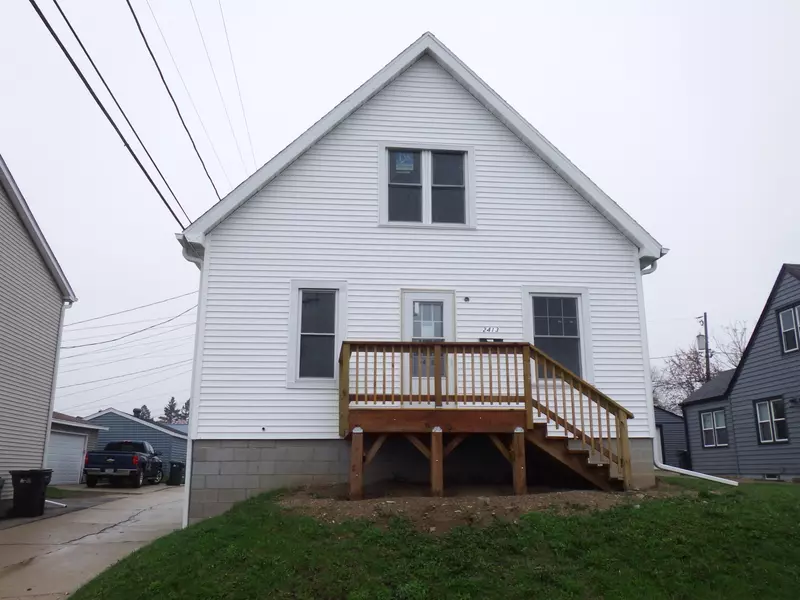 2413 14th Ave, South Milwaukee, WI 53172