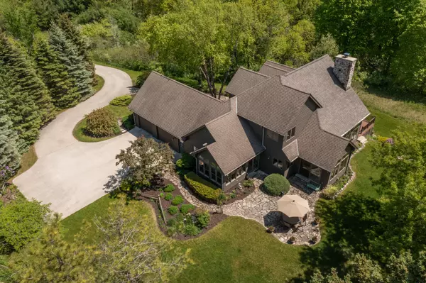 2795 Shagbark Dr, Kewaskum, WI 53040