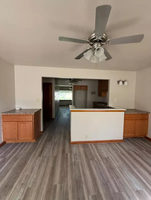 Milwaukee, WI 53209,4877 N 40th St