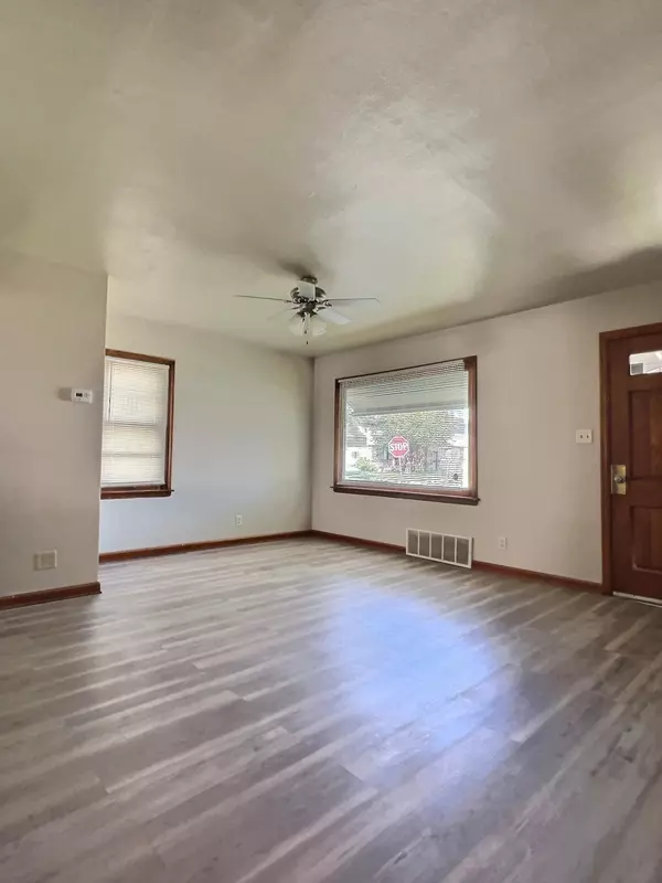 Milwaukee, WI 53209,4877 N 40th St