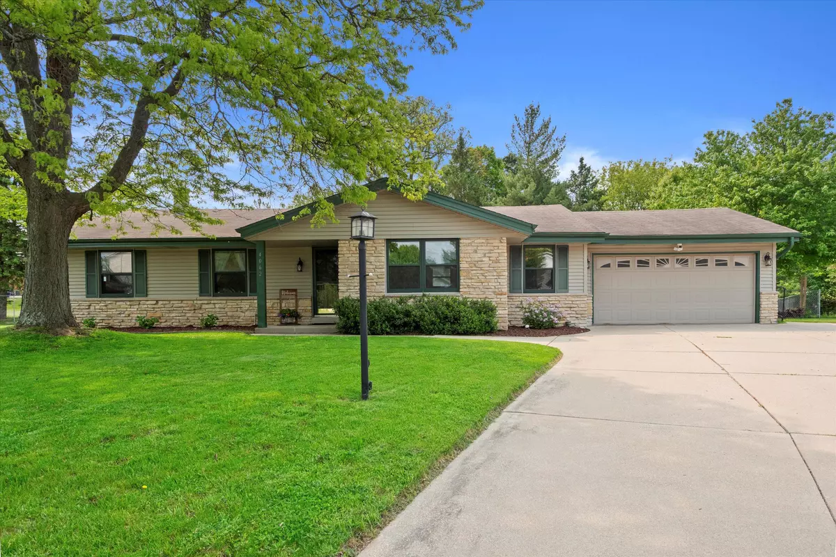 Greenfield, WI 53228,4062 S 106th St
