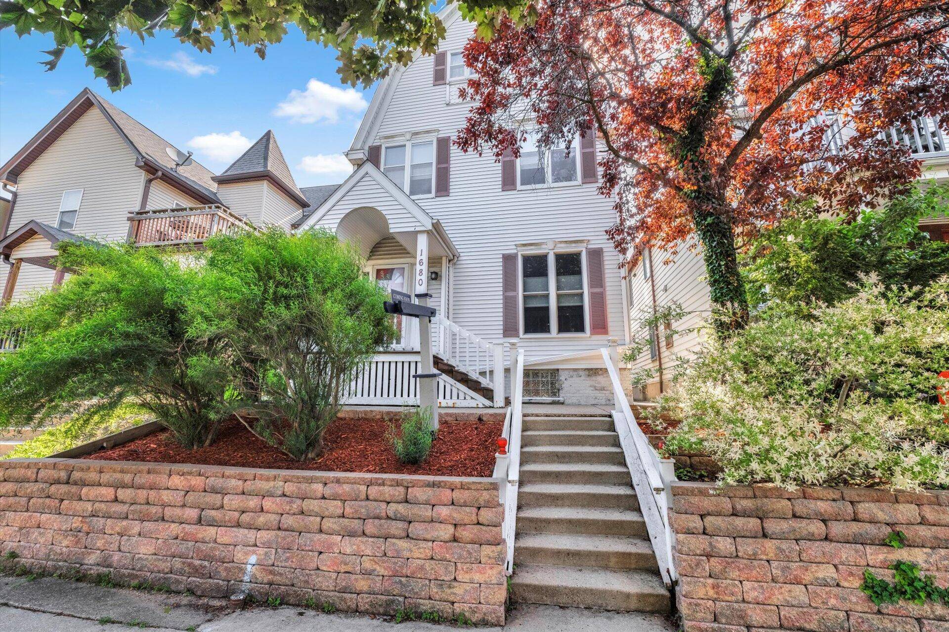1680 N Astor St, Milwaukee, WI 53202