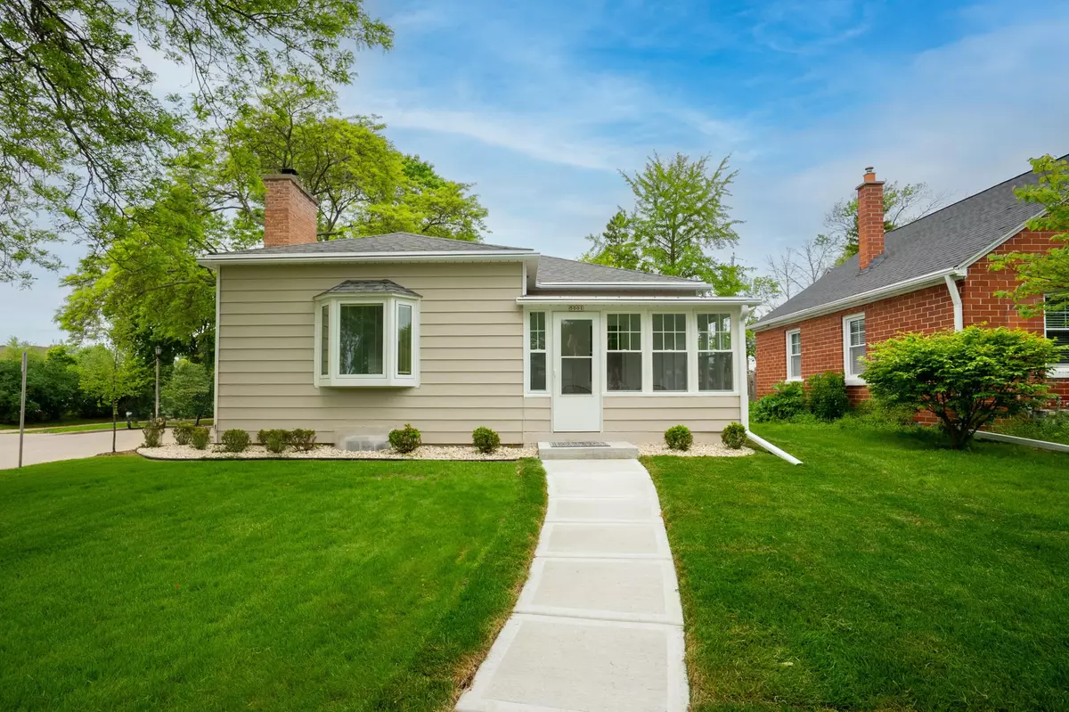 Whitefish Bay, WI 53217,5001 N Bay Ridge Ave