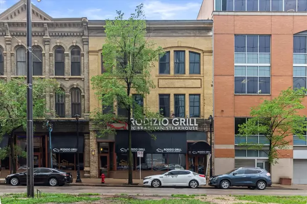 Milwaukee, WI 53202,771 N Water St Unit 25