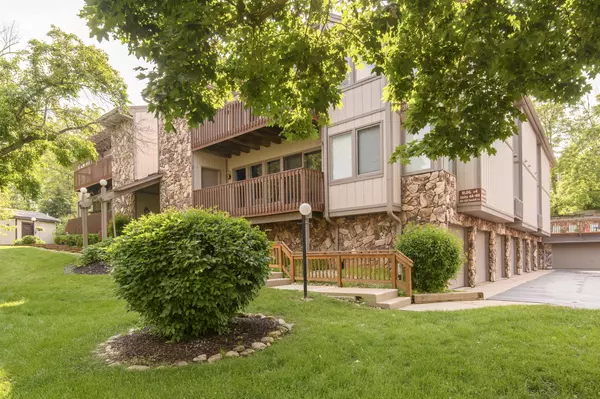 Lake Geneva, WI 53147,832 Kendall Ln