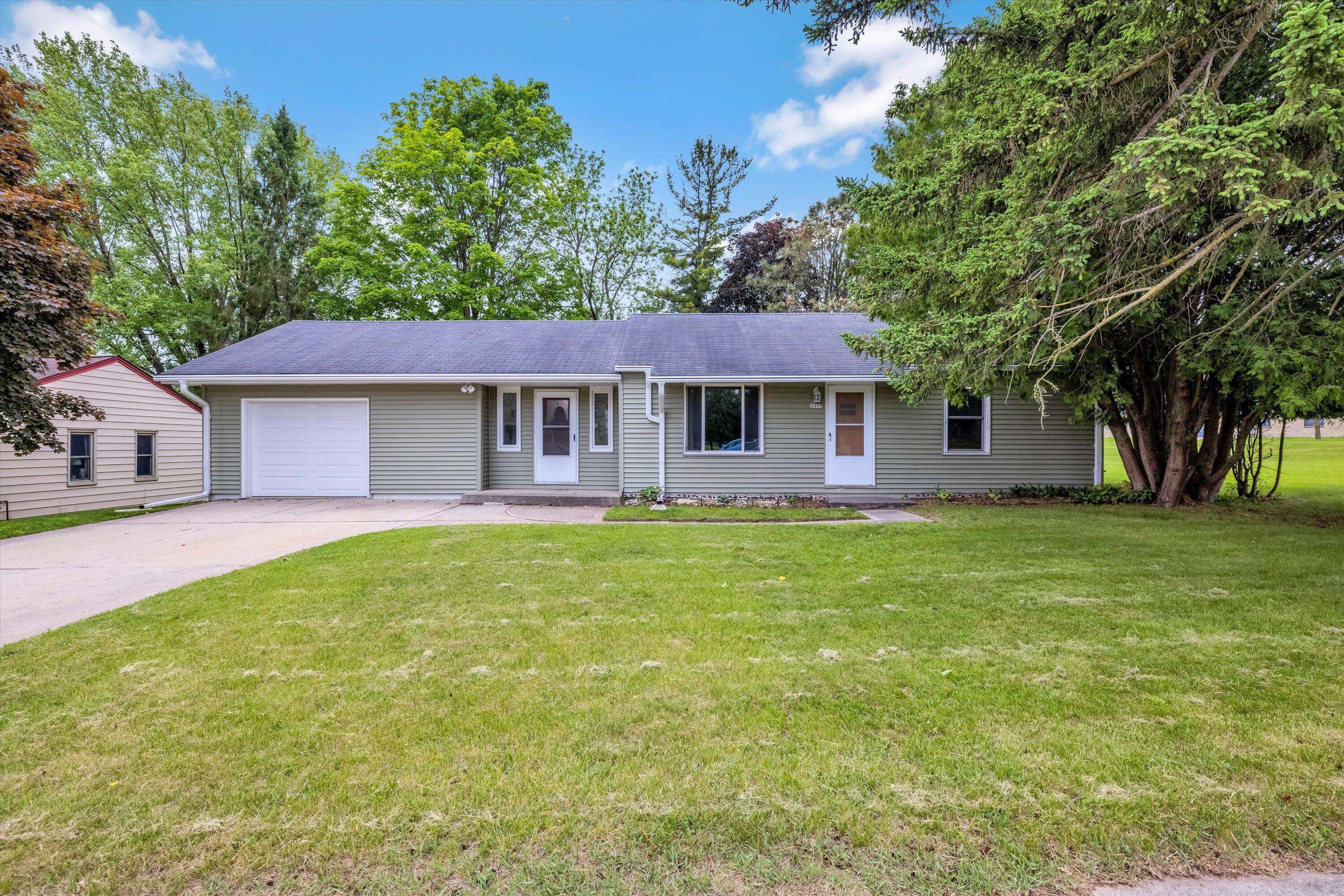 2353 Chestnut St, West Bend, WI 53095