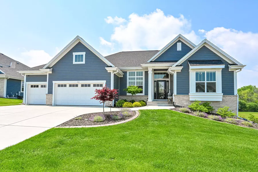 1943 N Teton Trl, Grafton, WI 53024