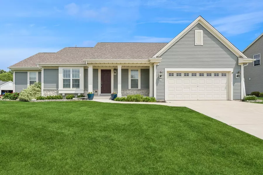 602 E Emily Ave, Elkhorn, WI 53121