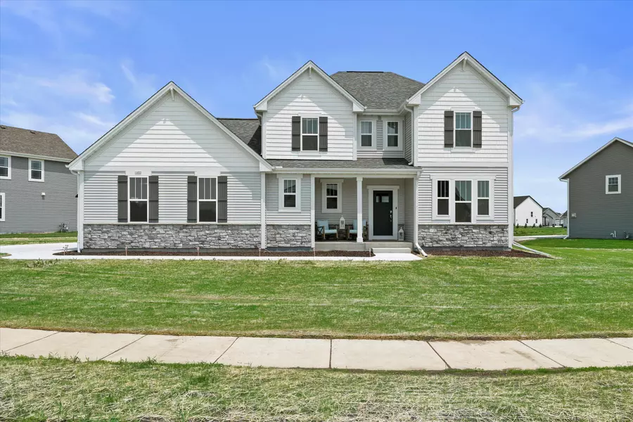 1603 Switchgrass St, Oconomowoc, WI 53066