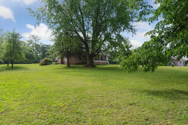 Lyons, WI 53105,2611 South Rd