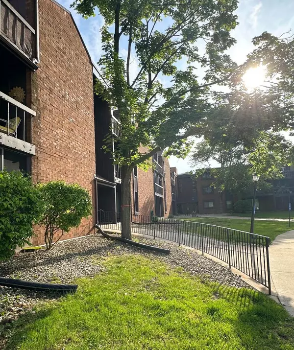 4215 N 100th St Unit 308, Milwaukee, WI 53222