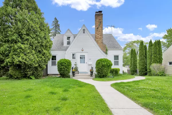 608 N Holden St, Port Washington, WI 53074