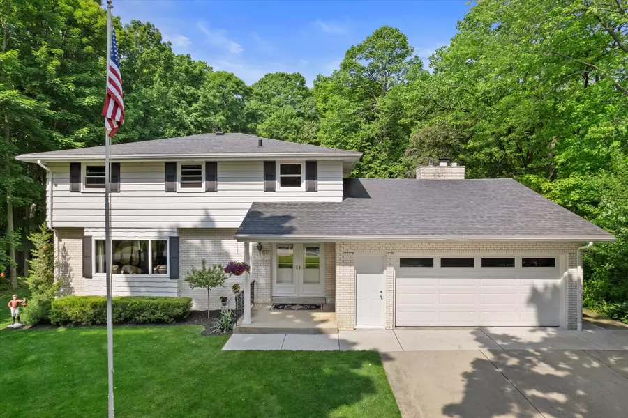 8133 S 20th St, Oak Creek, WI 53154