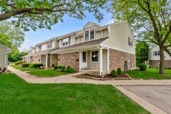 6262 W College Ave, Greendale, WI 53129