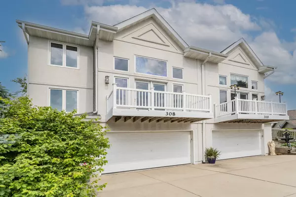 308 East Haven Dr Unit A, Watertown, WI 53094