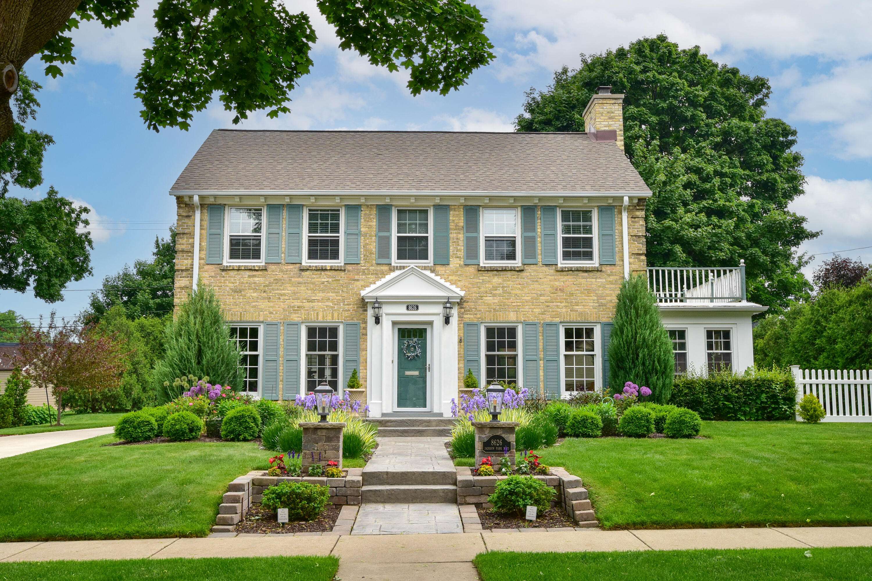 8626 Jackson Park Blvd, Wauwatosa, WI 53226
