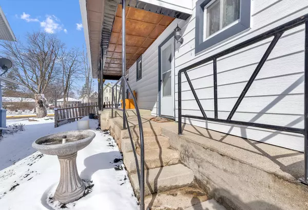 508 Grand Ave, Hartford, WI 53027